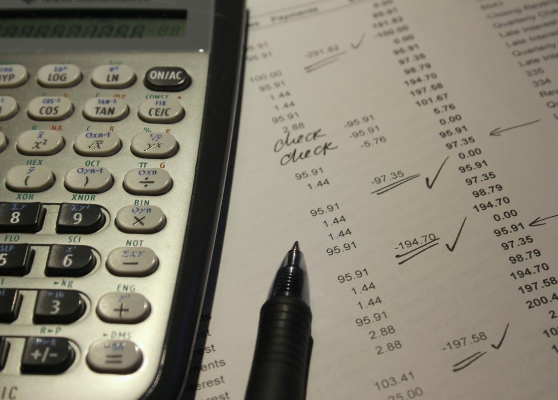 L'audit financier vérifie les comptes et opérations financières d'une entreprise